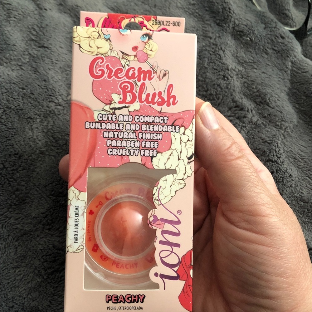 Dollys Adventure Cream Blush Peachy
